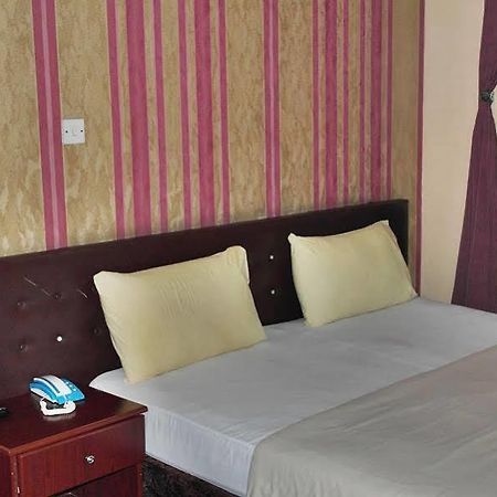 Golden Star Hotel Dubai Exterior photo