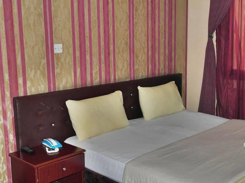 Golden Star Hotel Dubai Exterior photo